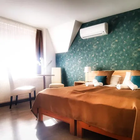 Hevizi Topark Panzio فندق مبيت وإفطار