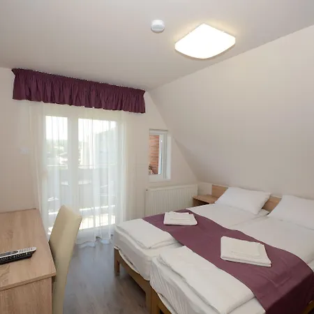 فندق مبيت وإفطار Hevizi Topark Panzio Hévíz