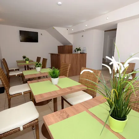 فندق مبيت وإفطار Hevizi Topark Panzio